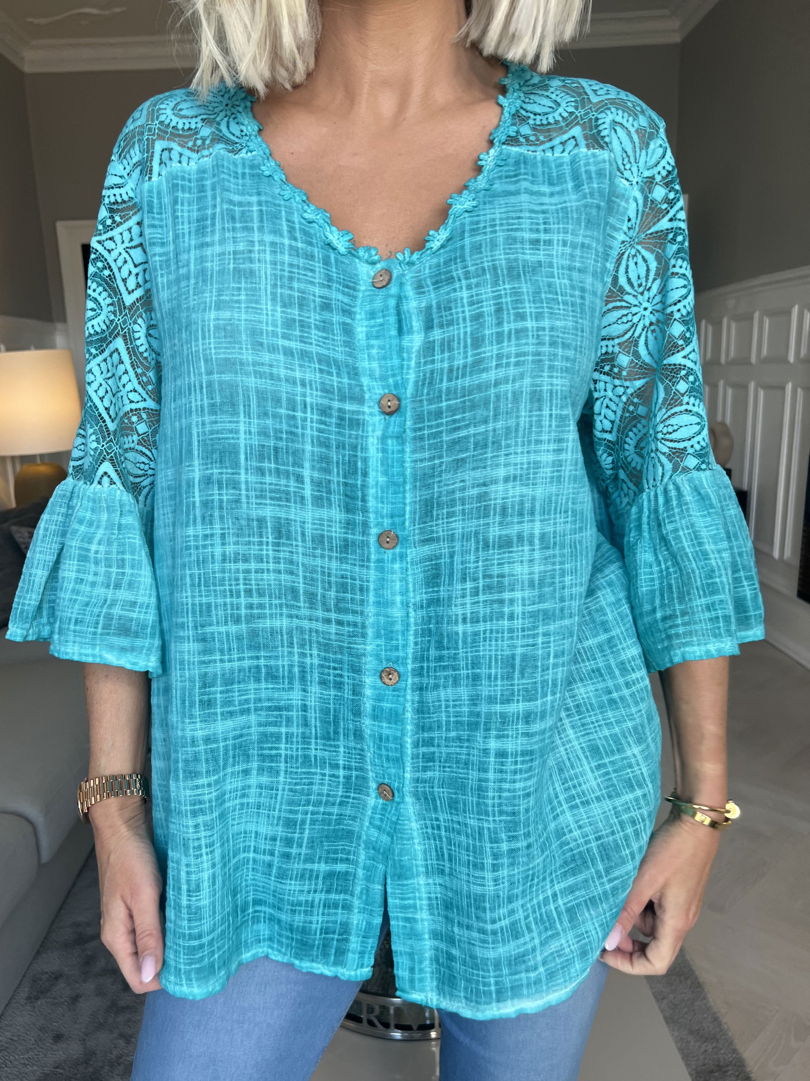 Nice - Fin tunika med blondeærmer